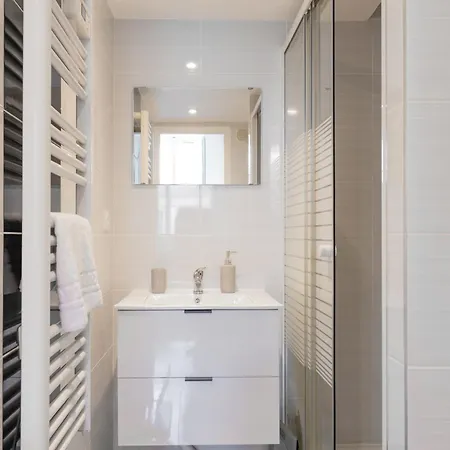 Apartamento Le Haussman 4 Places - Louis Pradel - Netflix *