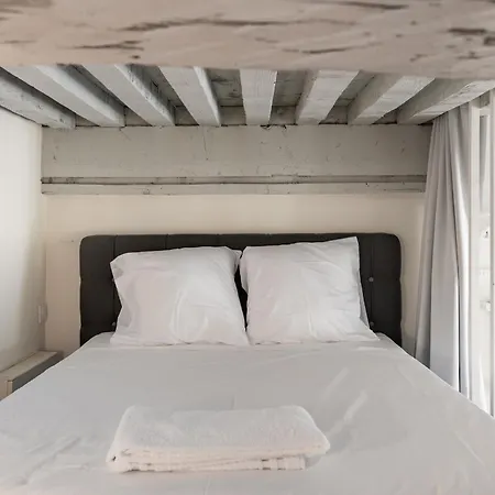Le Haussman 4 Places - Louis Pradel - Netflix Apartment Lyon