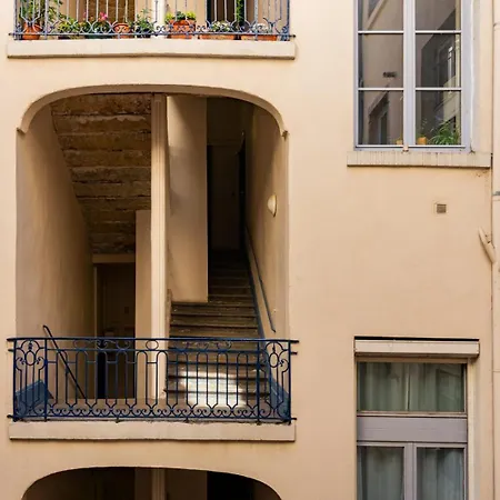 Apartamento Le Haussman 4 Places - Louis Pradel - Netflix