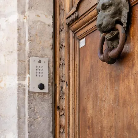 Le Haussman 4 Places - Louis Pradel - Netflix Apartamento Lyon