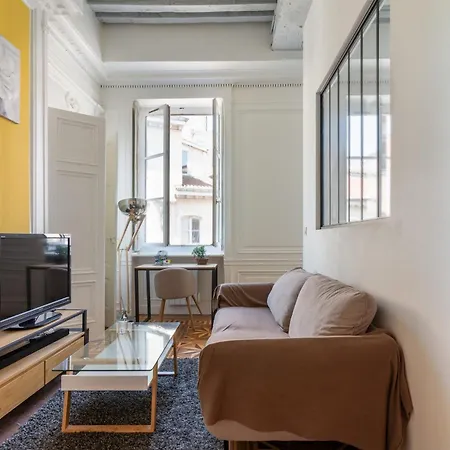 Apartment Le Haussman 4 Places - Louis Pradel - Netflix