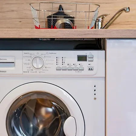 Apartment Le Haussman 4 Places - Louis Pradel - Netflix Lyon