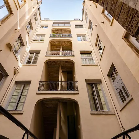 Le Haussman 4 Places - Louis Pradel - Netflix Lyon