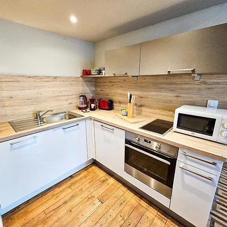 Apartamento Le Haussman 4 Places - Louis Pradel - Netflix