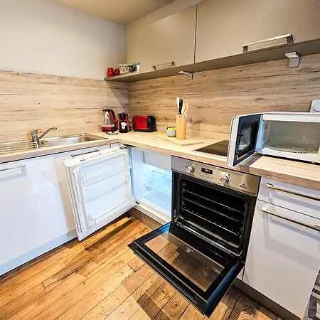 Le Haussman 4 Places - Louis Pradel - Netflix Apartment