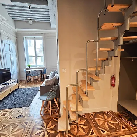 Le Haussman 4 Places - Louis Pradel - Netflix Apartment *